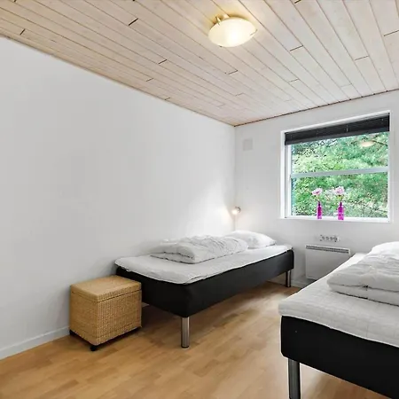 2801-romo-helmusager-4