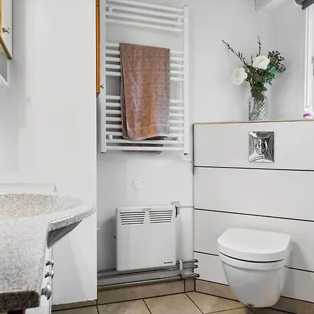 2801-romo-helmusager-4